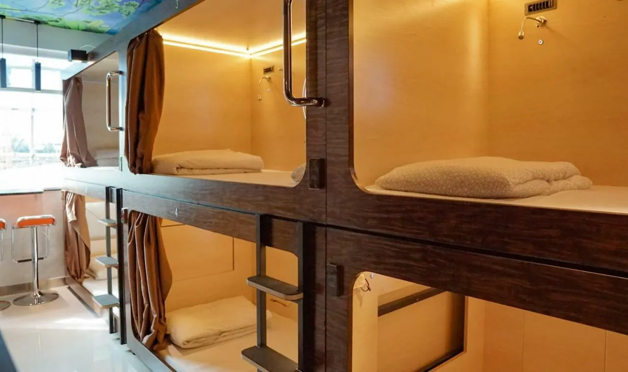 Capsule hotel Snooze Hotel Hong Kong
