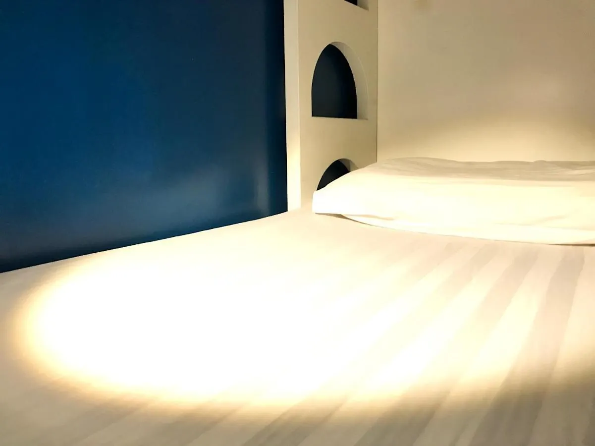 Snooze Hotel Hong Kong Capsule hotel
