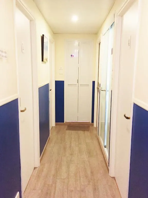 Capsule hotel Snooze Hotel Hong Kong